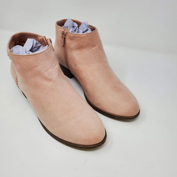 Old Navy Faux Suede Bootie Size 5 - Picture 1 of 10